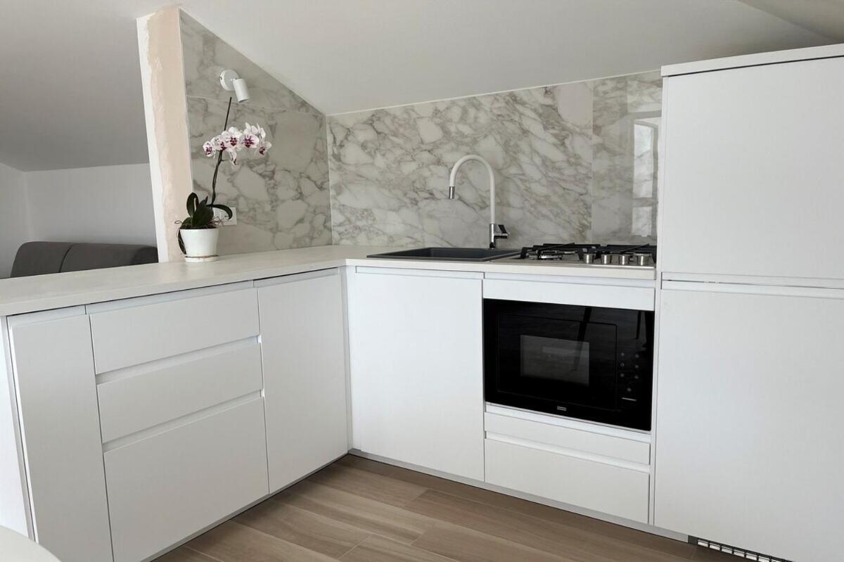 Apartament Attico Lilium Peschiera del Garda Zewnętrze zdjęcie