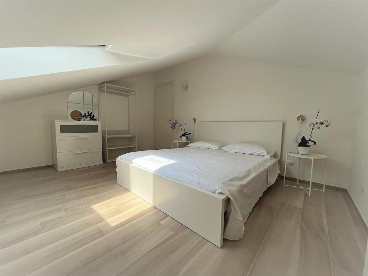 Apartament Attico Lilium Peschiera del Garda Zewnętrze zdjęcie