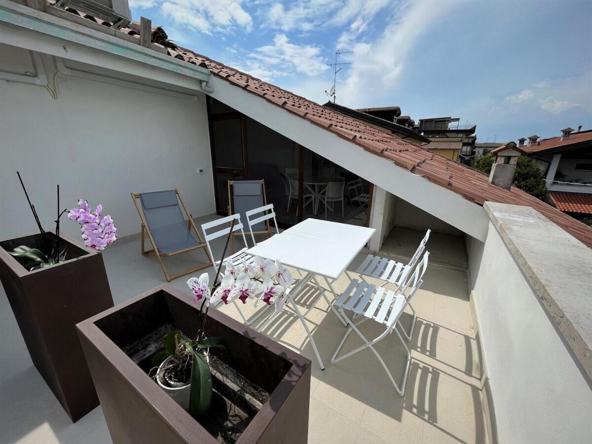 Apartament Attico Lilium Peschiera del Garda Zewnętrze zdjęcie